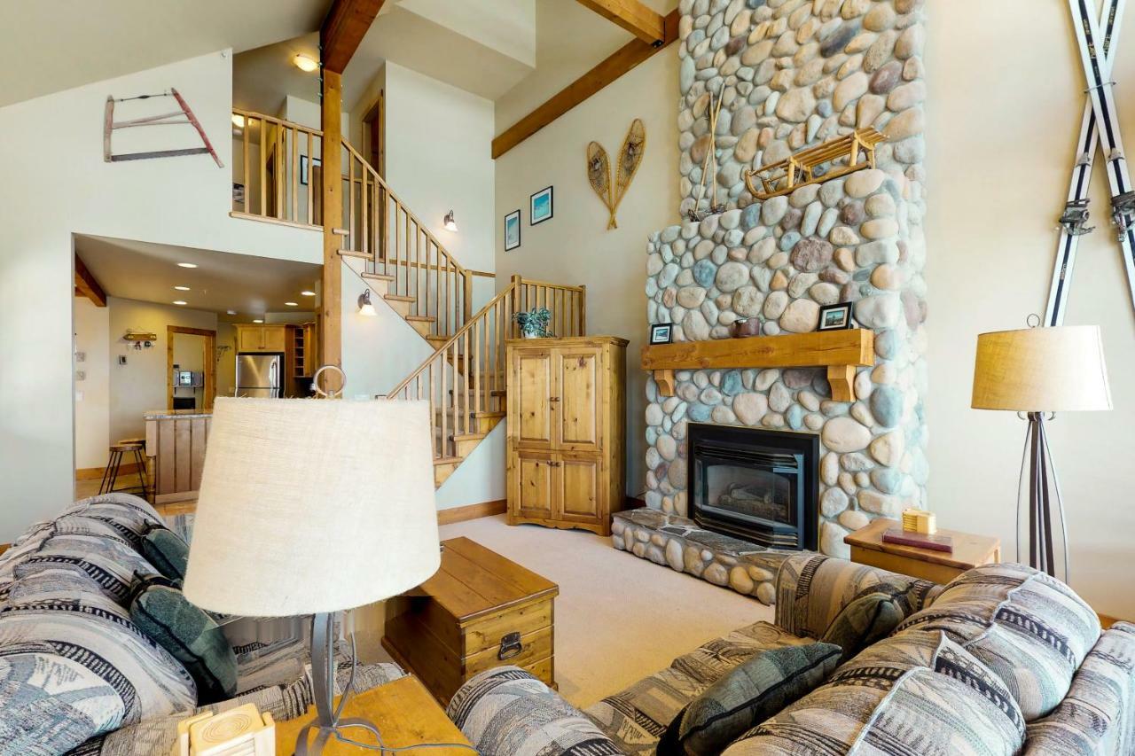 Апартаменты South Face B Big White Ski Resort Экстерьер фото